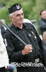 na zalost svako je iza monitora veoma jak ja sam iz vukovara zivim u borovu brioj stana 42 u centru svako me pozna a ko ima prbleme samnom dobro doso a necemo iza monitora heroji biti