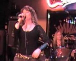 Dia-All-Female Ronnie James Dio Tribute Band-Holy Diver