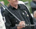 na zalost svako je iza monitora veoma jak ja sam iz vukovara zivim u borovu brioj stana 42 u centru svako me pozna a ko ima prbleme samnom dobro doso a necemo iza monitora heroji biti