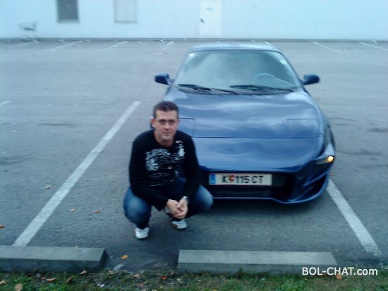 hvala hvala :) veliki pozz.... steta a se ti nevidis nikako na slizi,mada ti je pozadina lijepa to sto se vidi ;)