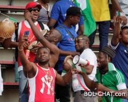 Nigerijci bi s kokoškama na stadion!