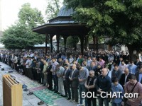 Džamije pune vjernika / Muslimani širom BiH s radošću dočekali Ramazanski bajram